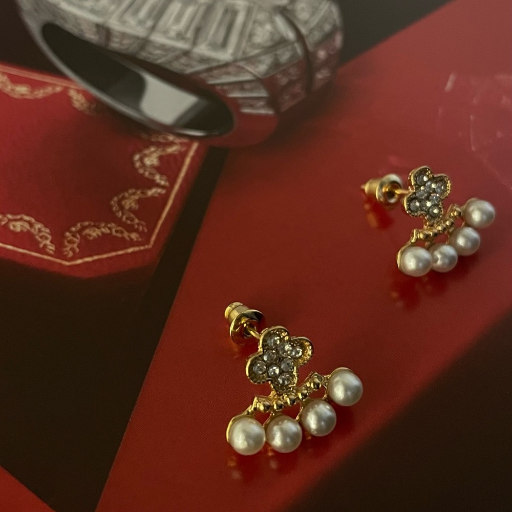 Stud earring